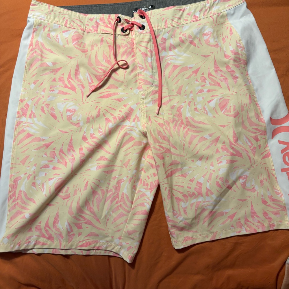 Hurley Swim Trunks LOT